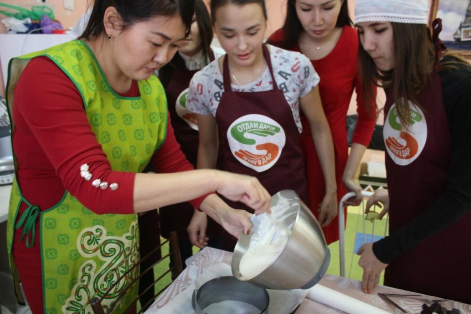 Волонтеры провели мастер-классы для воспитанниц центра «Берегиня»