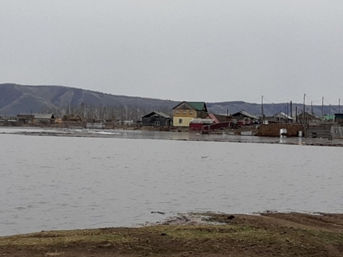 В Усть-Майском районе уровень воды снижается