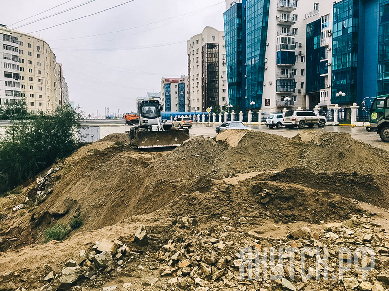 Власти Якутск отчитались об укреплении дамбы в 203 микрорайоне