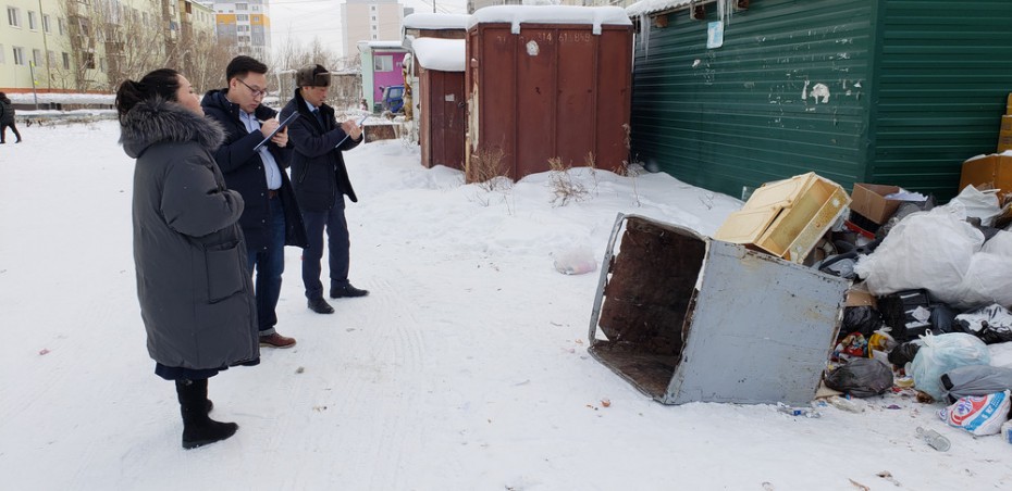 В Якутске Административная комиссия провела рейд по проверке вывоза ТКО