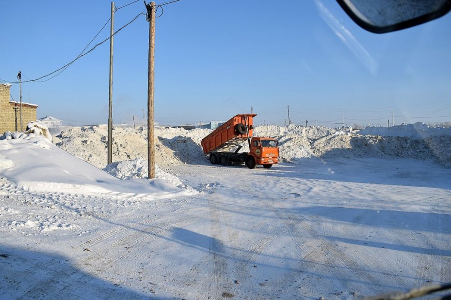 За сутки в Якутске вывезено более шесть тысяч кубометров снега