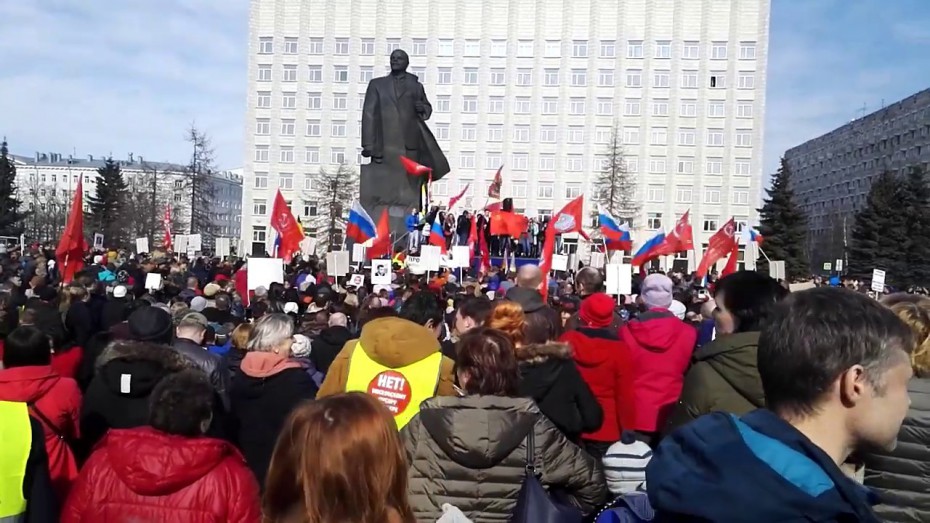 Тысячи жителей Архангельска вышли на несанкционированный митинг против строительства мусорного полигона