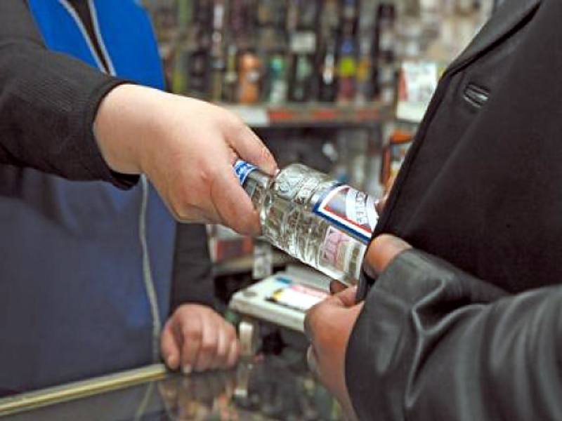 50-летние женщины незаконно продавали алкоголь