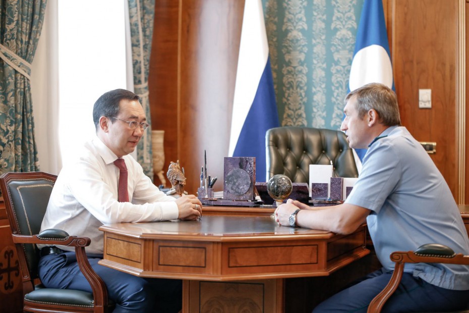 Айсен Николаев провел встречу с прокурором Якутии Олегом Нарковским