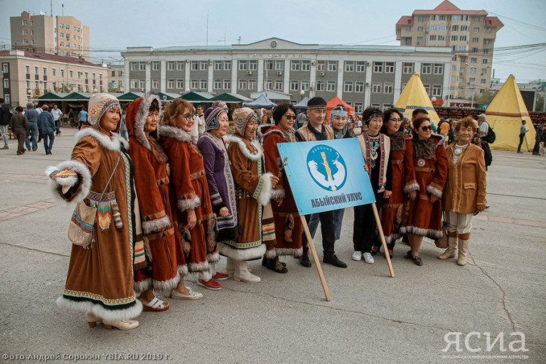Афанасий Владимиров поздравил коренные народы республики с праздником