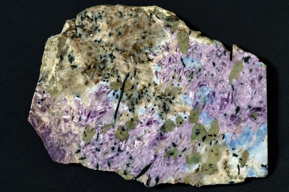 Уникальный минерал нашли на границе Якутии и Иркутской области