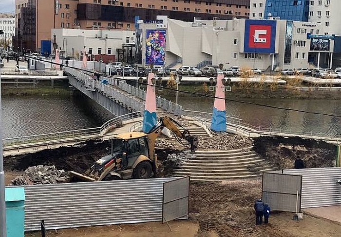Фотофакт: началась реконструкция моста через озеро Талое