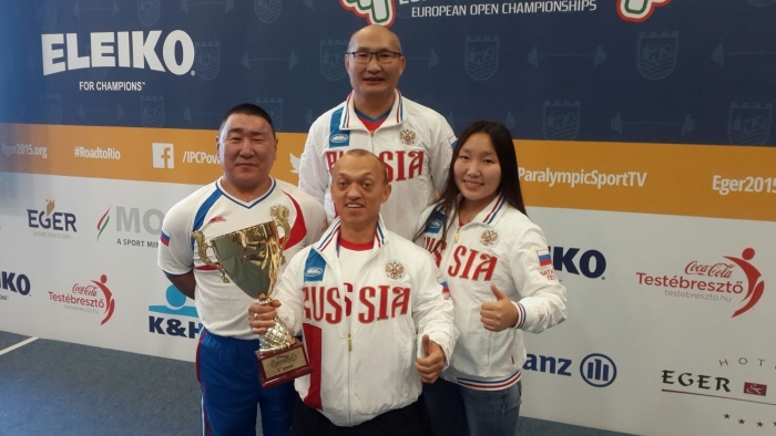 Владимир Балынец и Екатерина Бабанова привезли золото и бронзу с чемпионата Европы по пауэрлифтингу