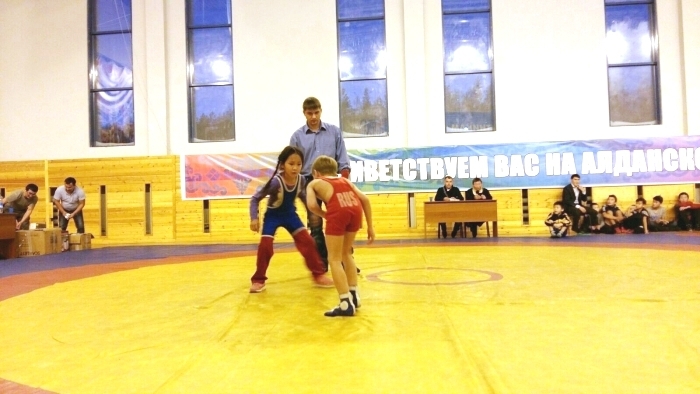 Девочка из Павловска победила всех мальчиков на турнире по вольной борьбе