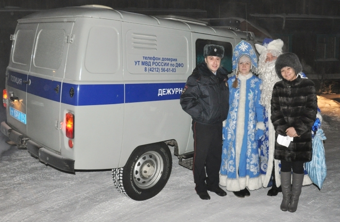 Полицейский Дед Мороз приглашает маленьких  якутян на форум добрых дел