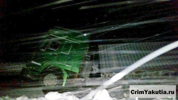 В Нюрбе на ледовой переправе провалился грузовик