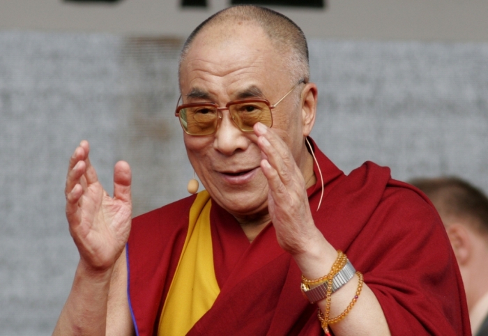 Преемницей Далай Ламы должна стать красивая женщина