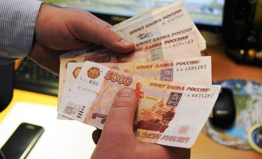 Сотрудник банка похитил со счетов клиентов более 800 тысяч рублей