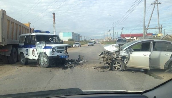 Дикое ДТП в Якутске: пьяный водитель снес половину полицейского УАЗ'а  (+Фото)