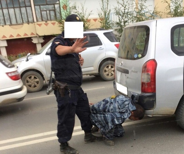 В Якутске сотрудники полиции скрутили сотрудников ЧОП