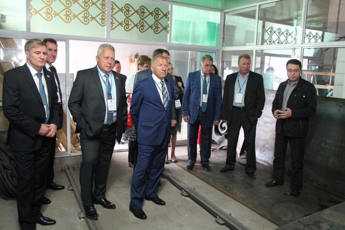 Парламентарии соседей Якутии по ДФО удивились якутскому лазеру, биолаборатории 3D печати