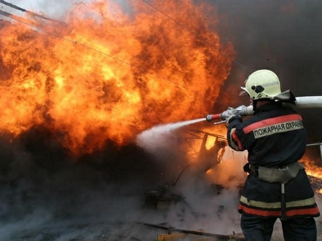 Огнеборцы спасли жилой дом в Томмоте