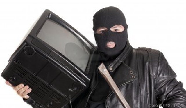 В Оленекском районе задержан похититель телевизора и ноутбука