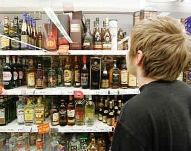 За апрель полицейские Якутии выявили 16 случаев продажи алкоголя несовершеннолетним