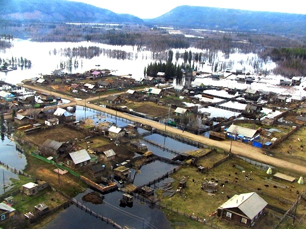 Паводковая обстановка в Якутии: подтопленных домов пока нет