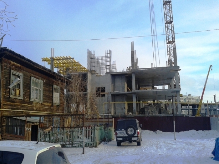 Дом в Якутске рушится по вине чиновников и застройщиков