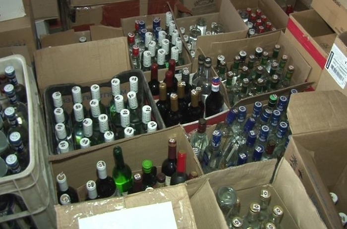 Судебные приставы уничтожили 50 тысяч бутылок контрафактного алкоголя