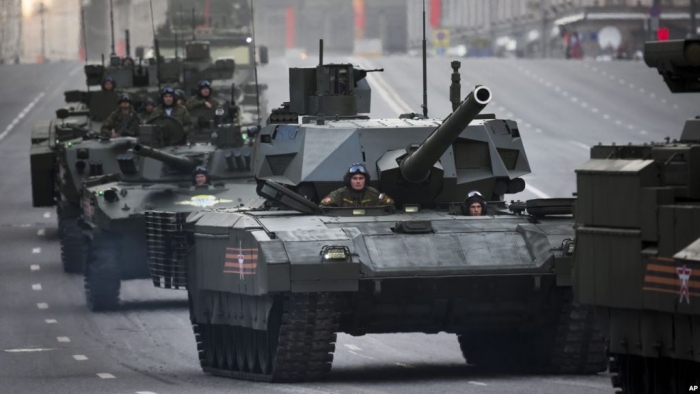 «Уралвагонзавод» объяснил остановку танка «Армата» на Красной площади