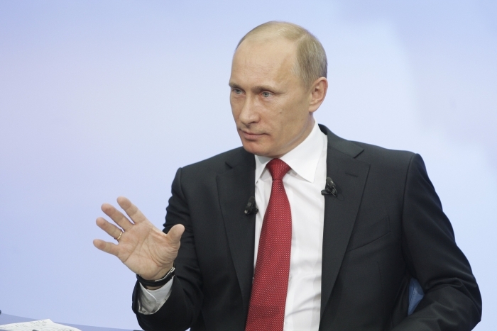 Путин запретил ряду чиновников иметь счета в зарубежных банках