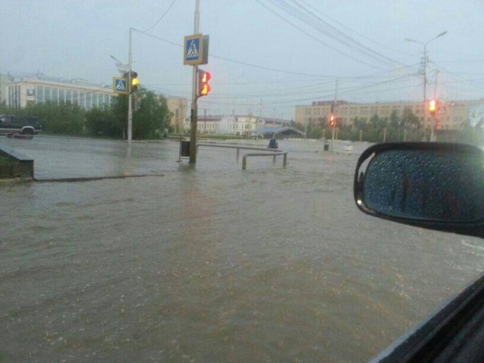 Водный мир: Якутск снова утонул после ливня (фото) 