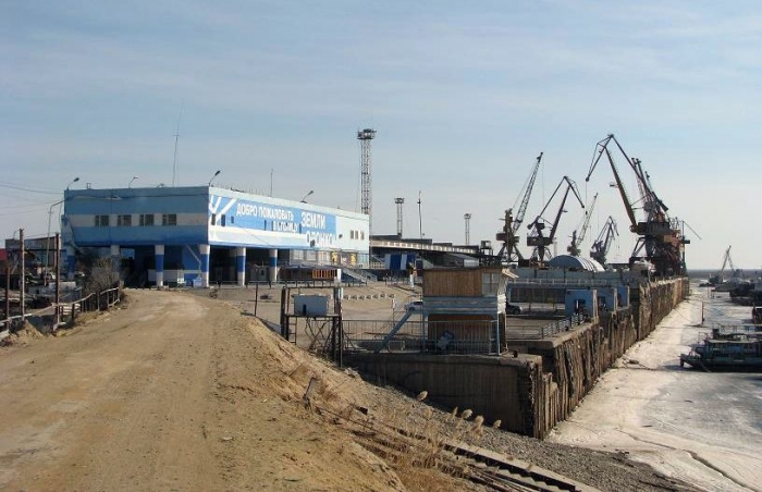 Восемь тонн дизельного топлива чуть не похитили в речном порту Якутска