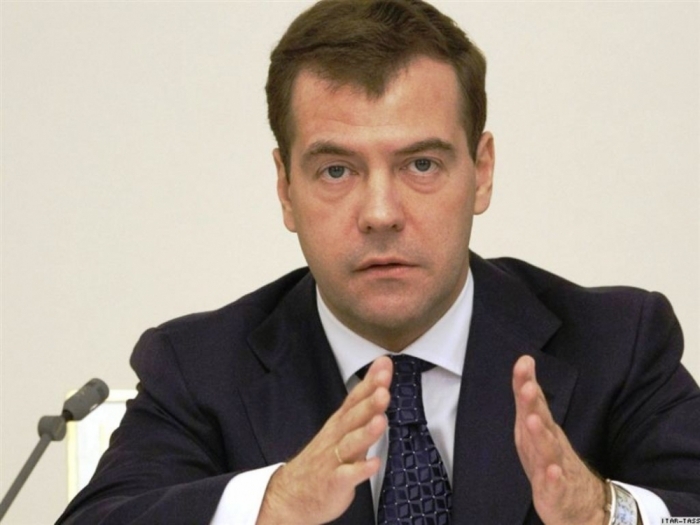 Медведев: косвенные выборы глав регионов установлены на переходный период