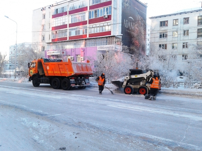 63 тысячи кубометров снега вывезли за январь с улиц Якутска