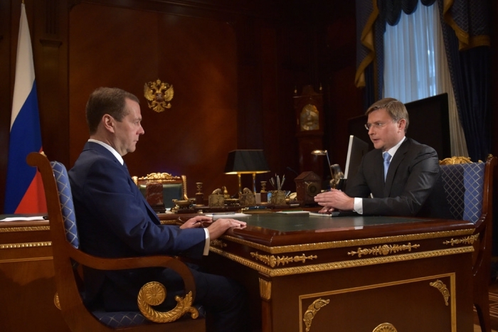 Медведев подписал директиву о назначении сына Сергея Иванова главой "АЛРОСА"