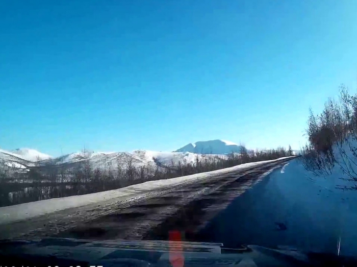 Работы по очистке снега на автодороге Усть-Куйга – Депутатский ведутся круглосуточно