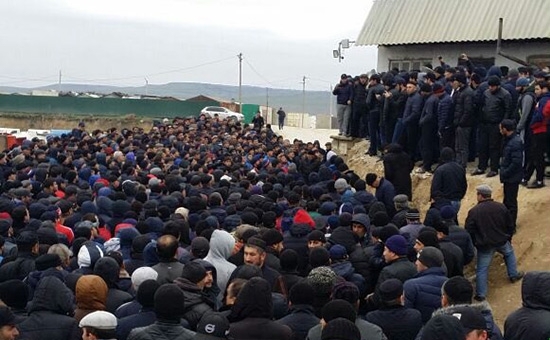 Войска Росгвардии окружили протестующих в Дагестане дальнобойщиков