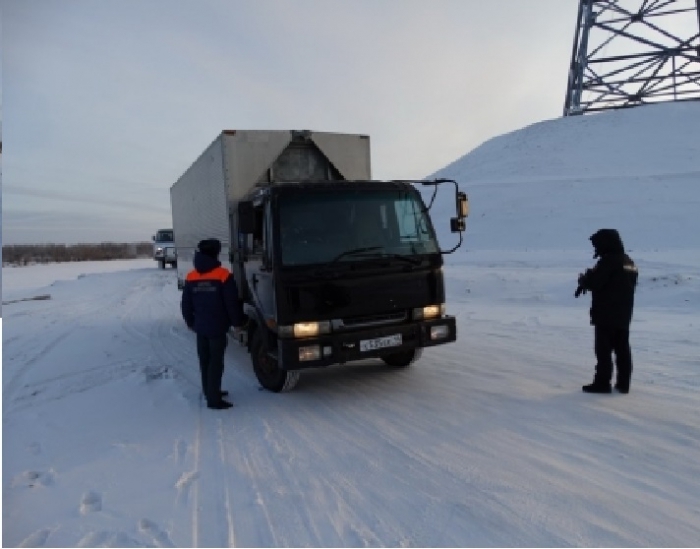 МЧС по Якутии предупреждает о недопустимости несанкционированного выезда на лед