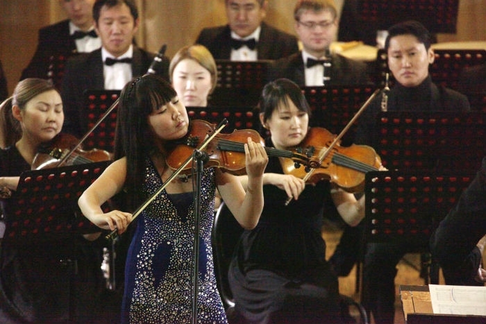 Ученики ВШМ выступили с симфоническим оркестром «Symphonica ARTica»