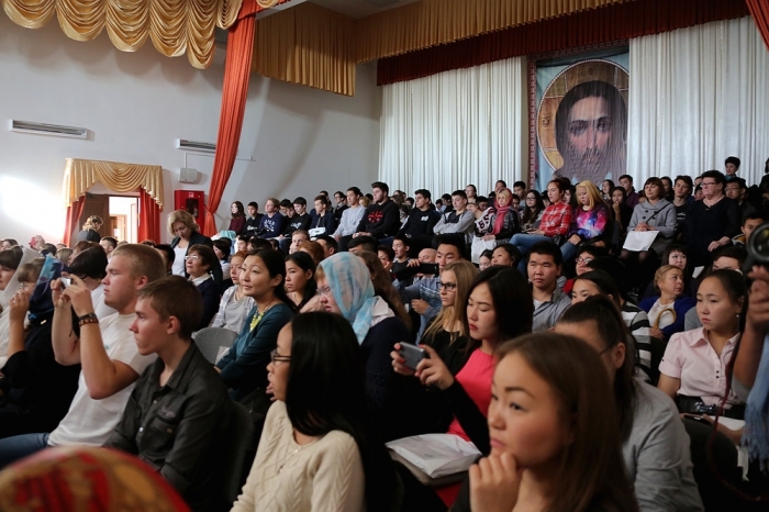 Около трех тысяч человек приняли участие в Свято-Иннокентьевском студенческом форуме в Якутске