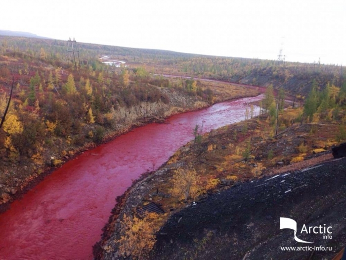 В Норильске появилась «кровавая» река