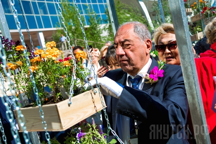 В Якутске посажен миллионный цветок
