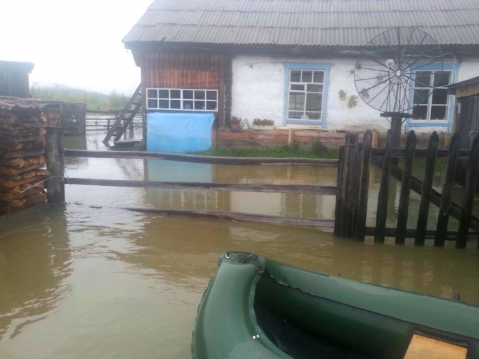 Режим "повышенной готовности" введен в Оймяконском районе из-за паводка на Индигирке