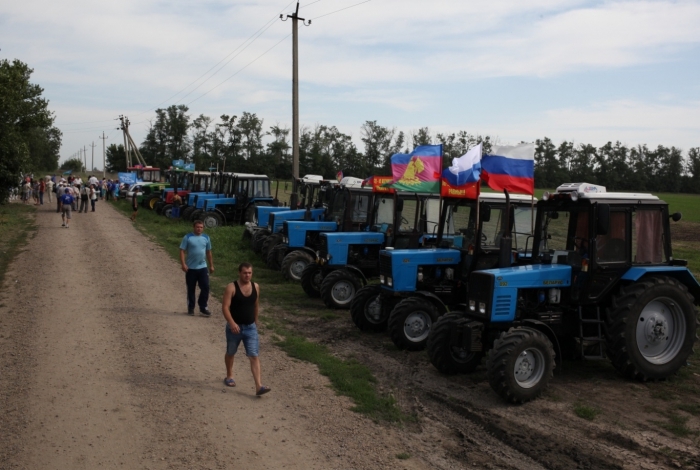 Кубанские фермеры двинулись тракторным маршем на Москву