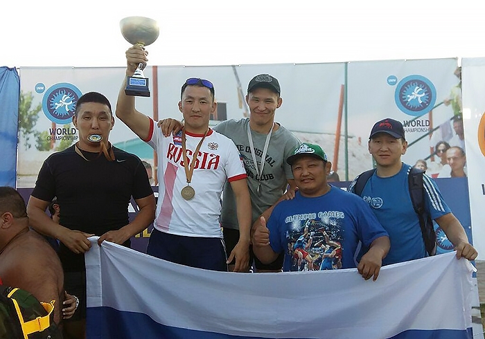 Якутские хапсагаисты - третьи в мире по пляжной борьбе
