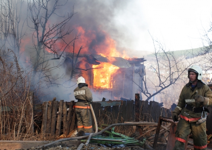 В селе Сырдах сгорел частный дом, есть пострадавший