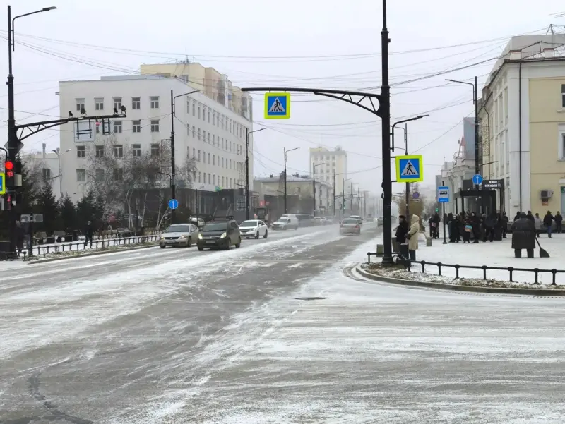 В Якутии из-за снегопада снова отменили утренние автобусы в четыре района