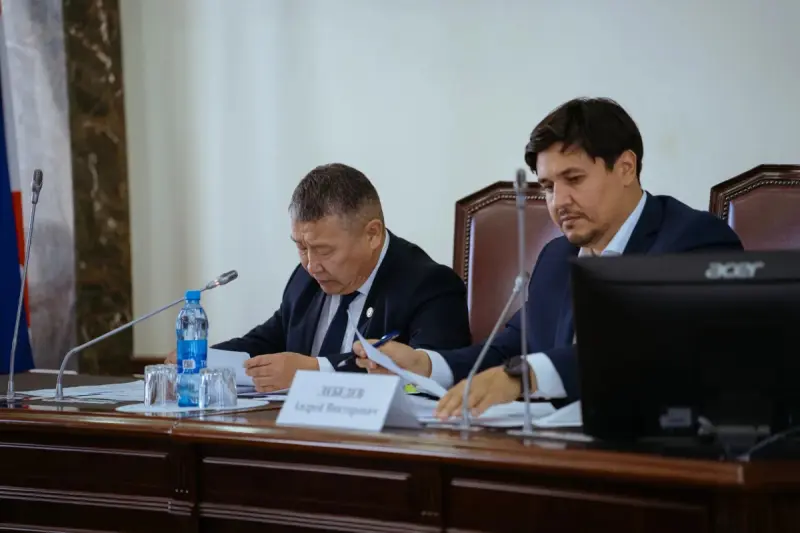 Садовников поручил подать тепло во все жилые дома Якутска ко Дню города
