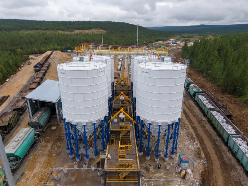 «Полюс» строит современный цементный терминал в Якутии