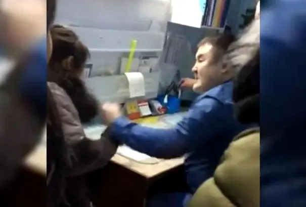 Врач, нанесший удары жительнице Иенгры,  является депутатом