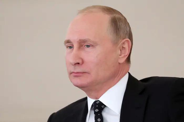 Сбор подписей в поддержку самовыдвижения Путина начался с Дальнего Востока