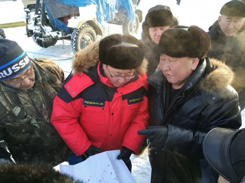 Егор Борисов лично ознакомился с ситуацией в Бердигестяхе, где сгорела котельная